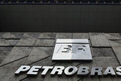Petrobras assina acordo bilionário por danos ambientais de vazamento em 2000 no PR