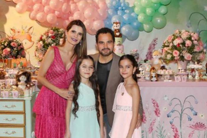 Luciano e Flávia Camargo comemoram o aniversário das gêmeas Isabella e Helena com festão em São Paulo