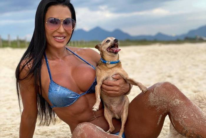 Gracyanne Barbosa lamenta morte de c&atilde;ozinho: 'Te amarei eternamente'