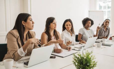 Programa disponibiliza duas mil vagas em cursos de qualificação profissional para mulheres