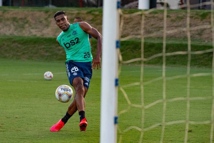 Cruzeiro tenta contratação de Berrío, mas jogador não aceita abrir negociação
