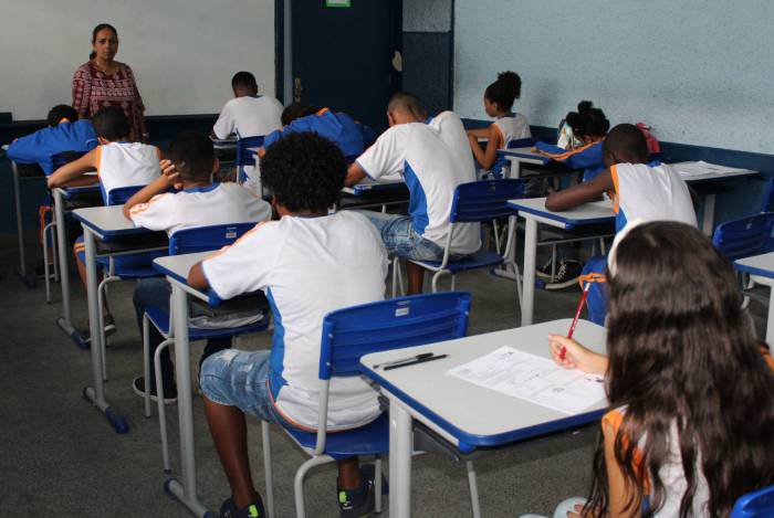 A Prefeitura do Rio decidiu suspender as aulas nas escolas e creches da rede municipal como prevenção ao coronavírus