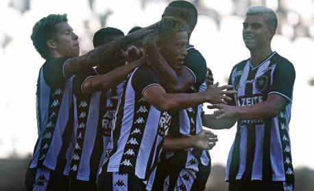 Kiura, Honda e mais: relembre jogadores japoneses que atuaram no Brasil