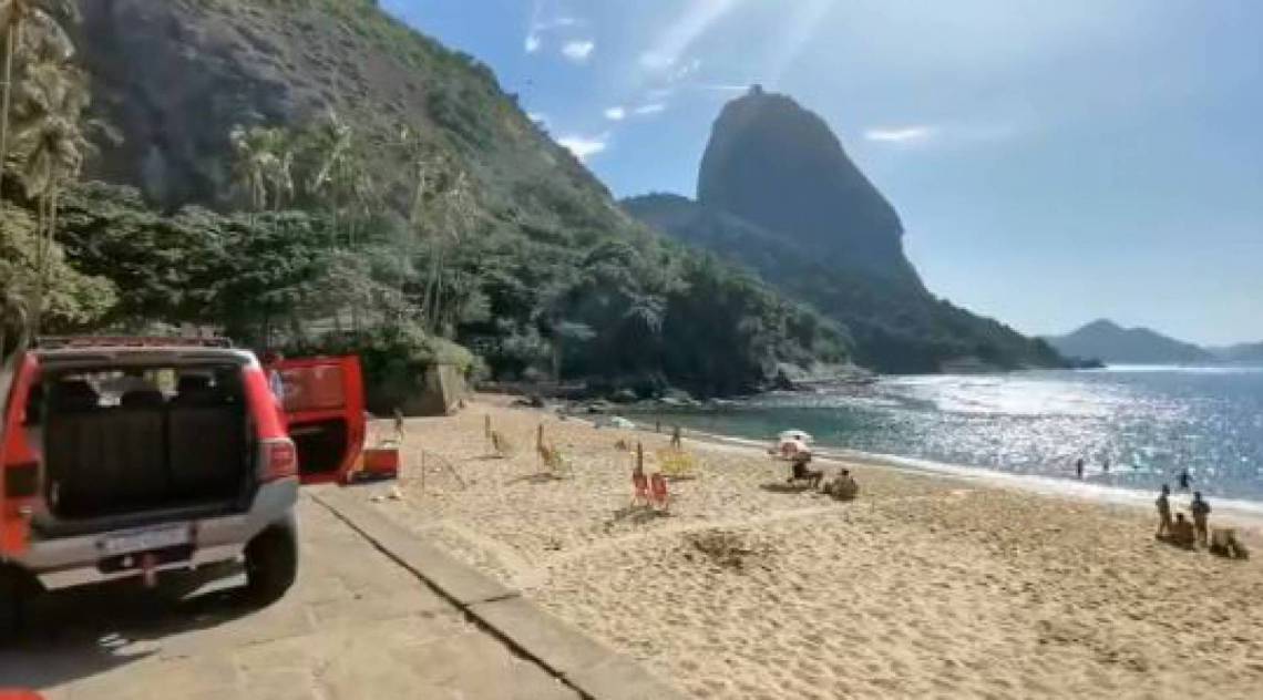 Bombeiros alertam sobre perigo de aglomeração nas praias no contágio do coronavírus: 'Volte para casa' - Reprodução vídeo / Divulgação