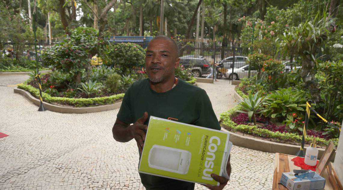 Rio,17/03/2020-FLAMENGO,Condominio da Zona Sul do Rio, adota medida de seguranca para seus moradores ,na foto. entregador .Foto: Cleber Mendes/AgÃªncia O Dia