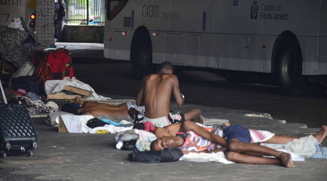 Cena do dia. Morador em situção de rua correm risco devido o Coronavirus no Rio de Janeiro (RJ), nesta terça-feira (17). - MARCOS VIDAL/ESTADÃO CONTEÚDO