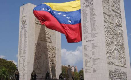 Oposição venezuelana rompe três anos de boicote e participará de eleições regionais