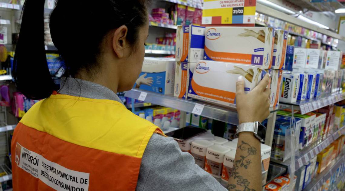A Secretaria do Consumidor pretende intensificar as fiscalizações nos próximos dias, incluindo farmácias de outros bairros e supermercados - Divulgação / Bruno Eduardo Alves