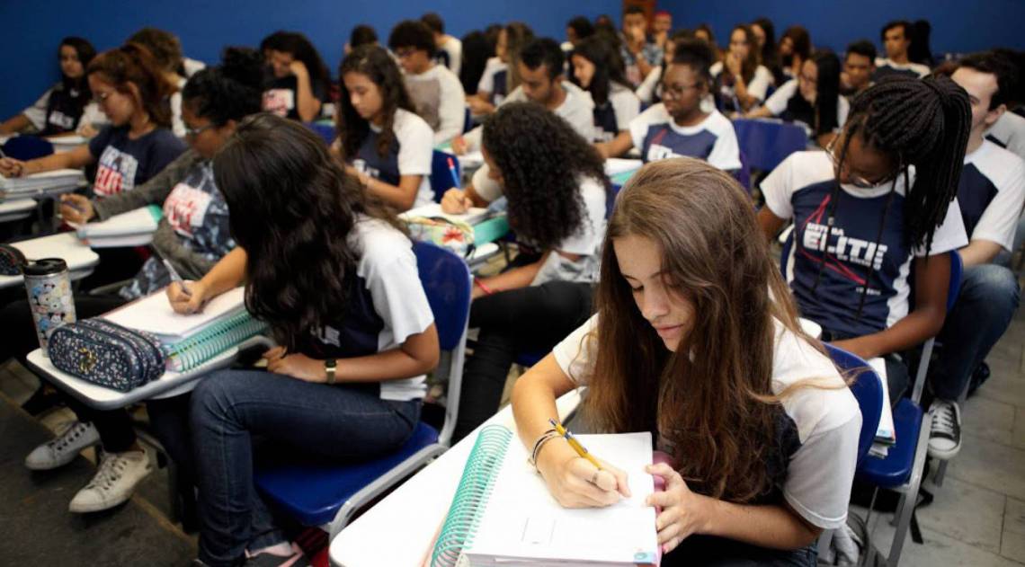 Rede privada tamb&eacute;m prepara mudan&ccedil;as para aplicar ensino &agrave; dist&acirc;ncia
