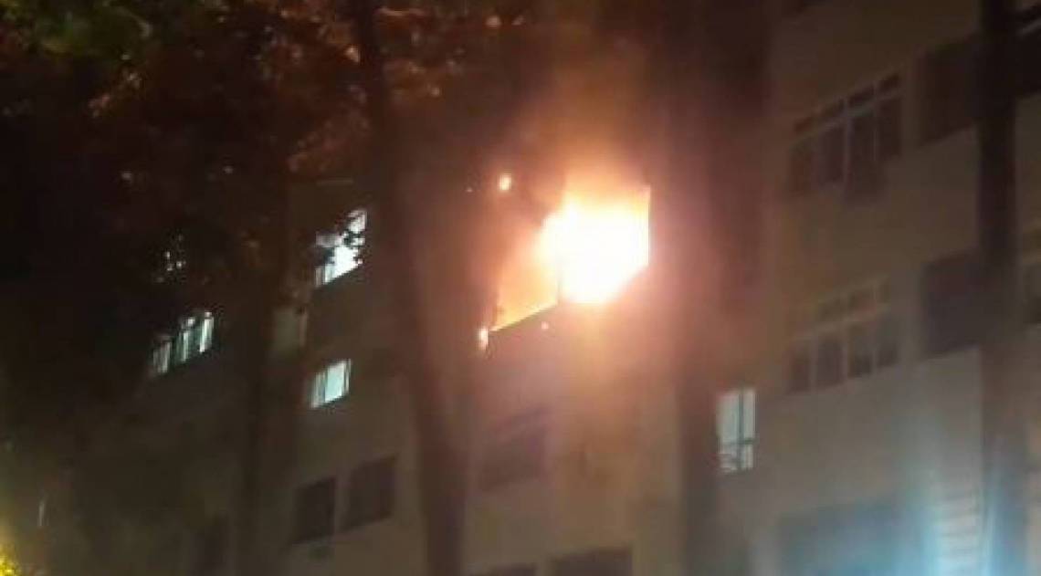 Incêndio destruiu apartamento em prédio de Copacabana  - Reprodução vídeo | Redes sociais