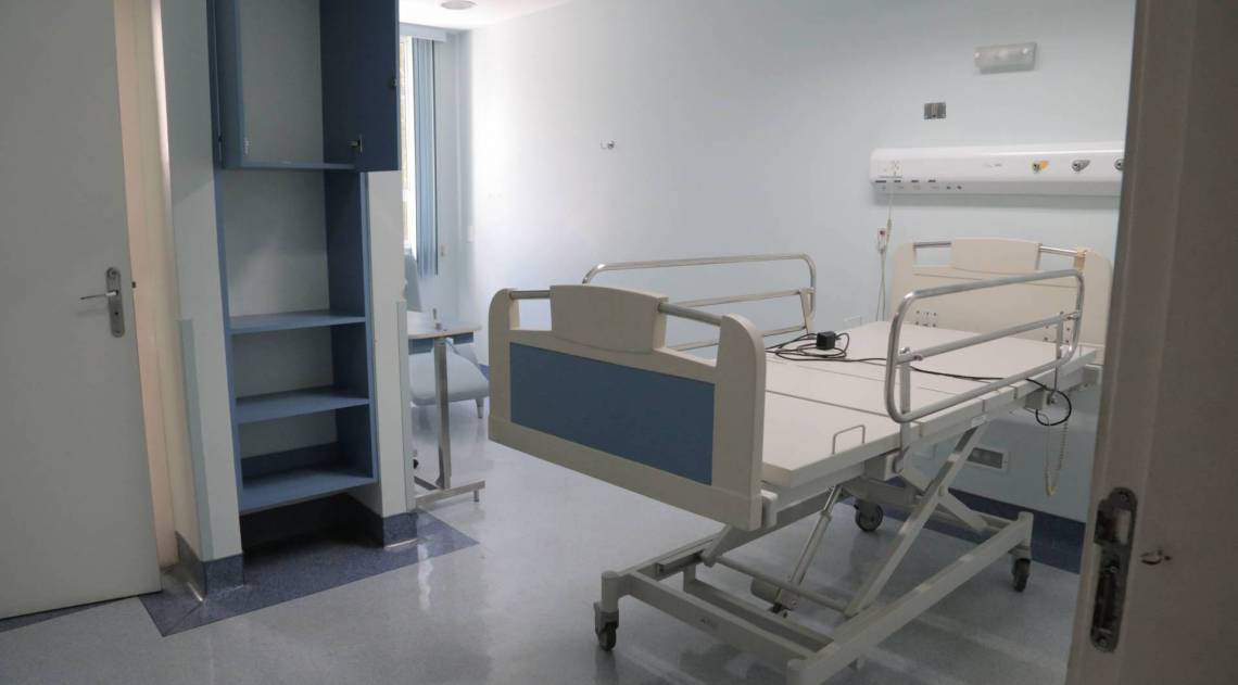 Os leitos já estão em fase final de montagem no novo Hospital Nossa Senhora de Aparecida, antiga Casa da Providência, no bairro Valparaíso - Caio Garin/Prefeitura de Petrópolis