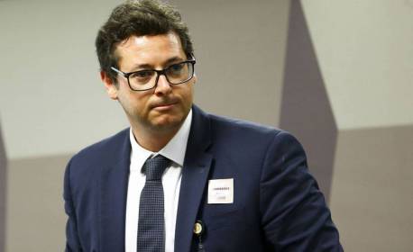 Aliado de Bolsonaro diz que história de joias ilegais é 'fantasiosa'