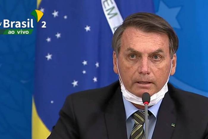 Jair Bolsonaro defendeu o fim do confinamento em massa e chamou a Covid-19 de 