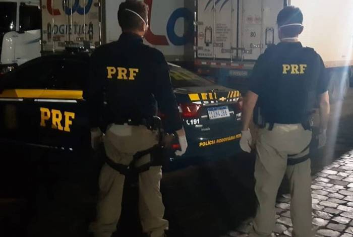 Casal com suspeita de coronav&iacute;rus &eacute; detido uma hora ap&oacute;s fugir de hospital