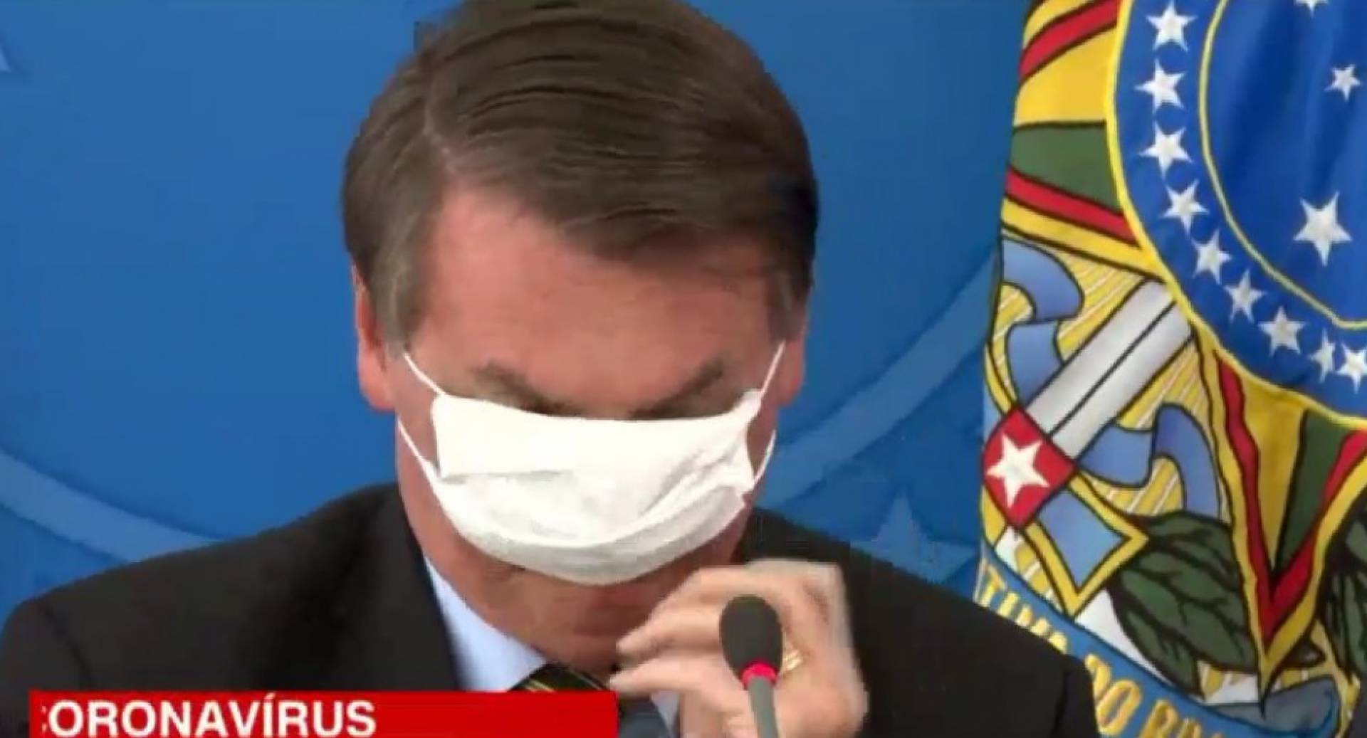 Bolsonaro usou m&aacute;scara em coletiva de imprensa sobre o coronav&iacute;rus