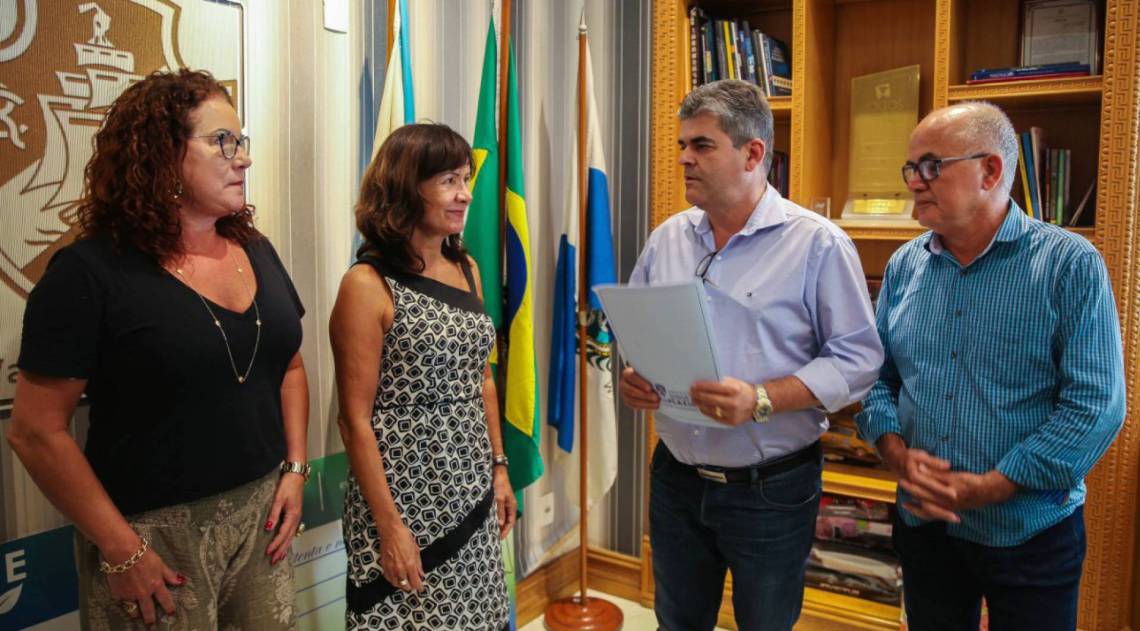 O prefeito de Duque de Caxias, Washington Reis, anunciou a compra da antiga Casa de Saúde São José  - Divulgação