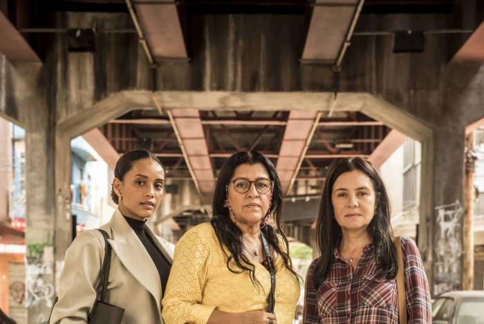 Vitoria (Taís Araujo), Lurdes (Regina Casé) e Thelma (Adriana Esteves) - Amor de Mãe    - Globo/João Cotta