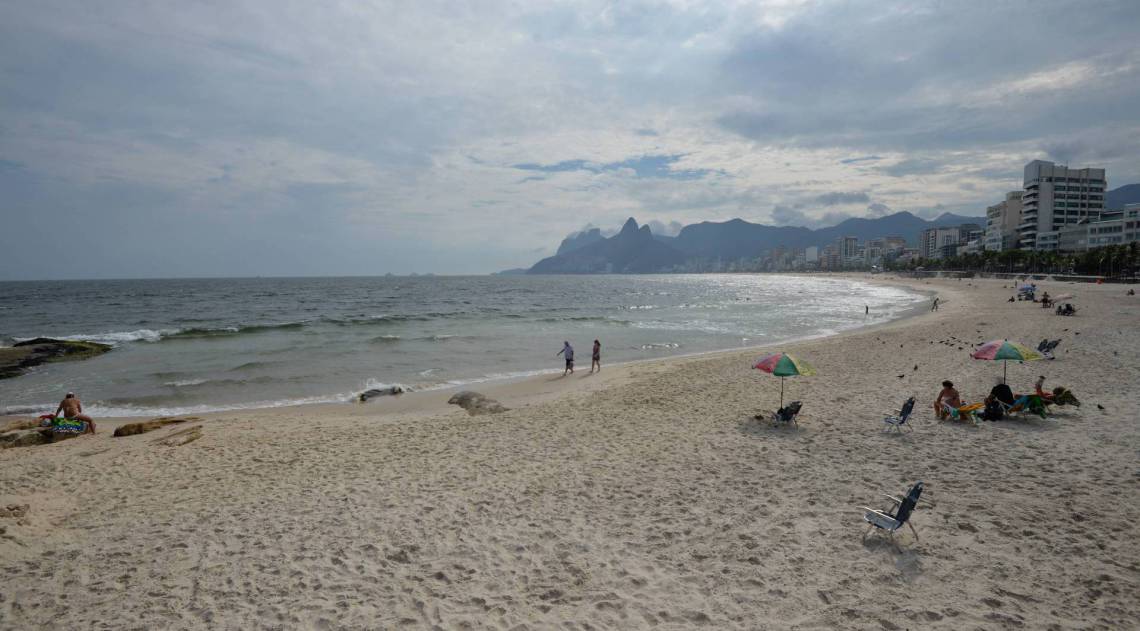 Coronav&iacute;rus muda rotina de praias no Rio - Fabio Costa/Agencia O Dia