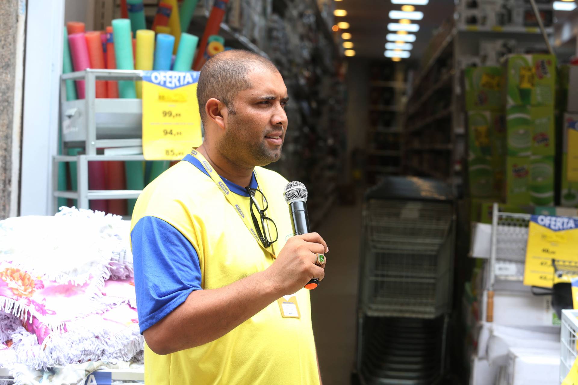 "Muitas vezes, o supermercado ou a loja anuncia um produto em letras garrafais, com um pre&ccedil;o incr&iacute;vel. Mas qual &eacute; o pre&ccedil;o original? Ser&aacute; que tem desconto mesmo?", questionou o autor da lei, o deputado Waldeck Carneiro (PT)