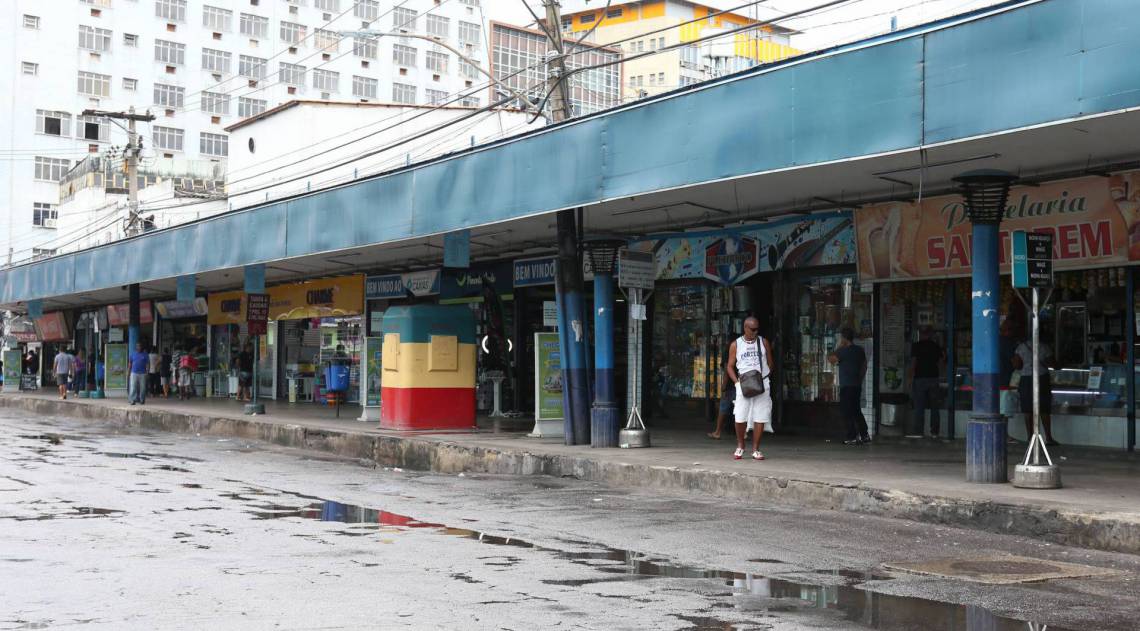 Rio,21/03/2020-CAXIAS, onibus de Duque de Caxias que nao podem rodar na cidade do Rio de Janeiro,na foto.pontos de onibus .Foto: Cleber Mendes/Agência O Dia