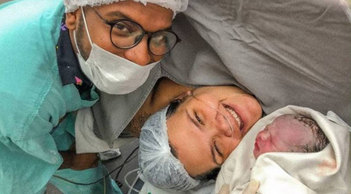 Thais Carla, o marido e a filha Eva - Reprodução