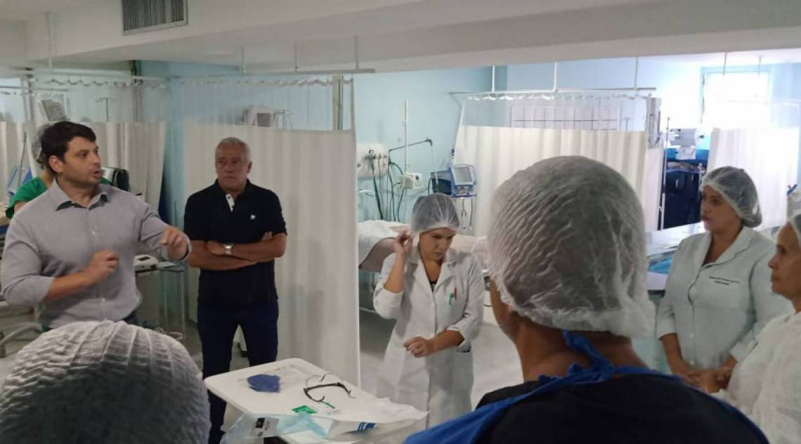 Os profissionais receberam instruções sobre o uso do equipamento de proteção e como lidar com os pacientes - Divulgação/Prefeitura de Petrópolis