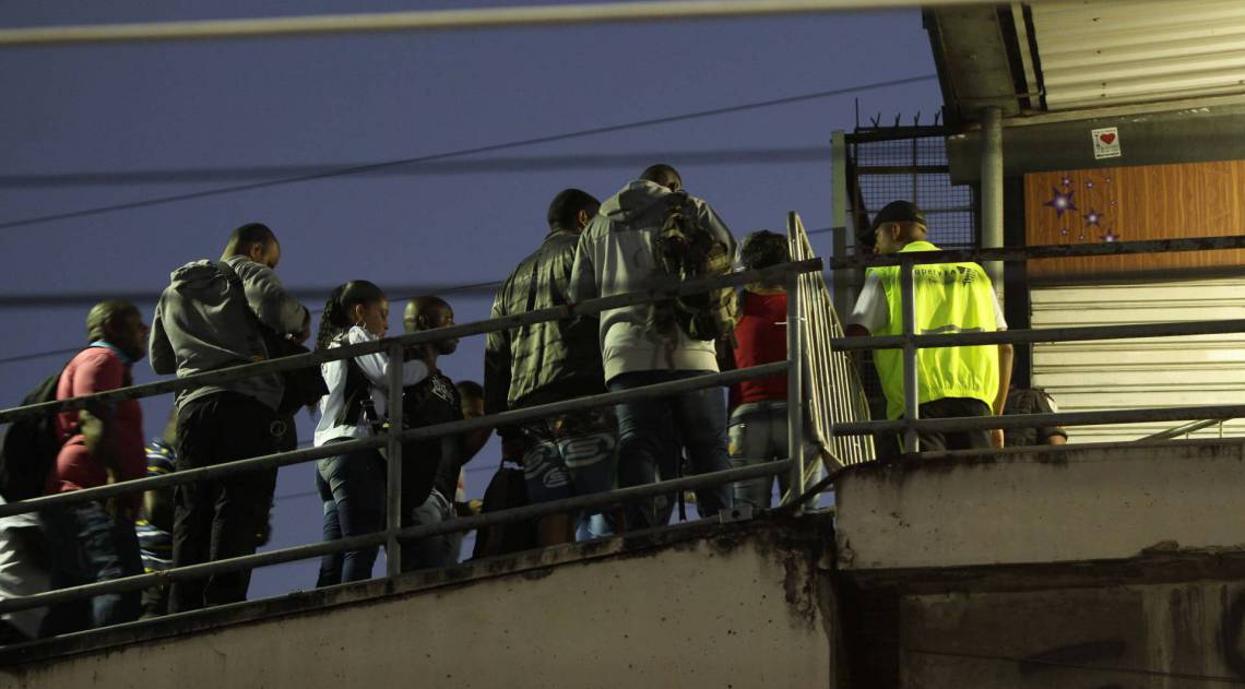 Mudanças foram realizadas após a concessionária identificar uma alteração no hábito dos passageiros, que estão chegando mais cedo às estações para embarcar nos trens - Estefan Radovicz