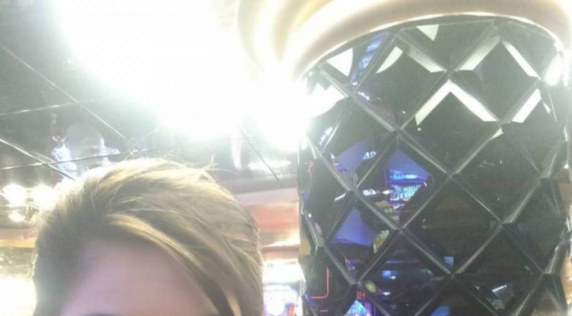 A advogada Alessandra Carlos, de 42 anos, &eacute; uma das brasileiras que est&atilde;o dentro do cruzeiro no porto de Lisboa, em Portugal