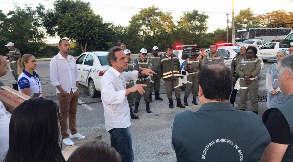 O prefeito Dr. Aluízio dos Santos acompanha de perto as ações das barreiras sanitárias
 - Divulgação 