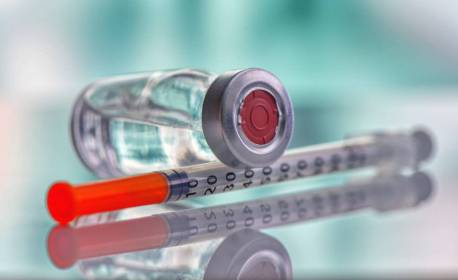 Vacina da Moderna não mostra 'problemas de segurança', afirma FDA