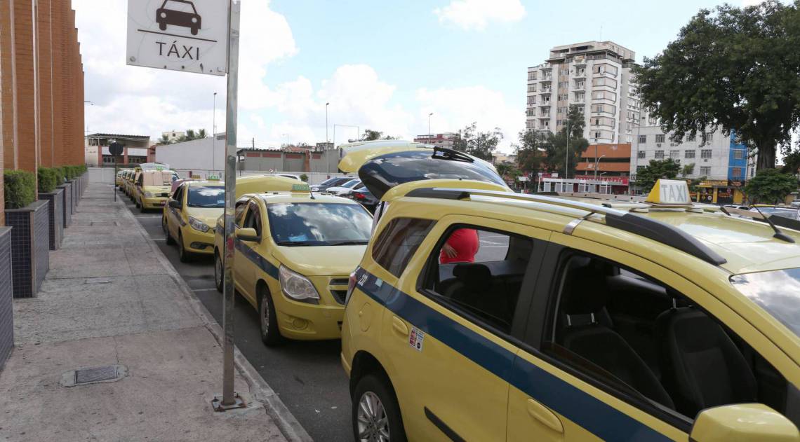 Trajetos intermunicipais poderÃ£o ser feitos por taxistas licenciados nos Ã³rgÃ£os responsÃ¡veis em seus municÃ­pios - ClÃ©ber Mendes