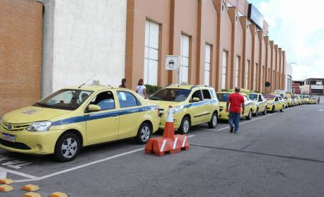 Cobranças de estabilidade e melhorias no aplicativo Táxi.Rio