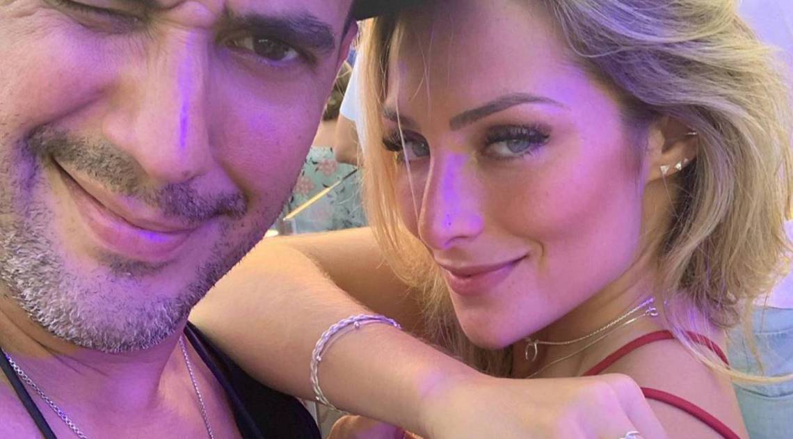 Andr&eacute; Marques e a namorada, Sofia Starling