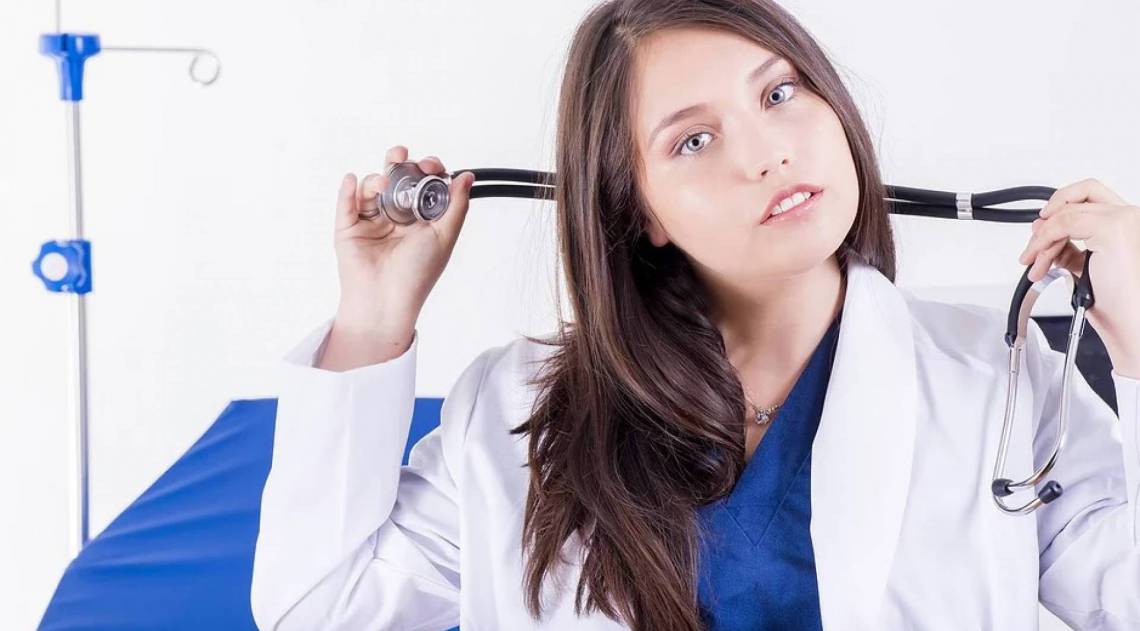 Enfermeira diz que "olhos vermelhos" s&atilde;o um sinal importante da covid-19  - Pixabay