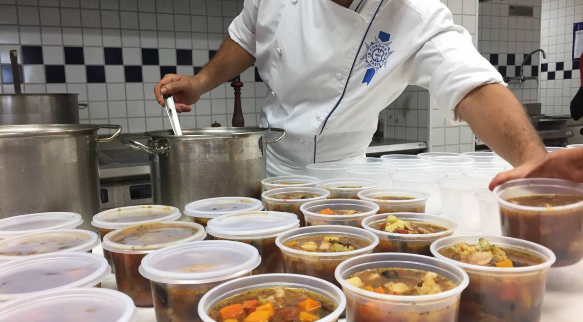 Escola distribuiu quentinhas pela Zona Sul - Divulgação