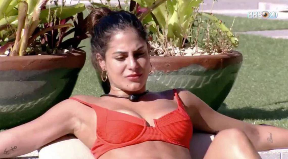 Mari diz que precisa deixar de lado suas diferenças com Prior para que ela e Flay possam se aliar a ele e a Babu Santana  - Reprodução/TV Globo