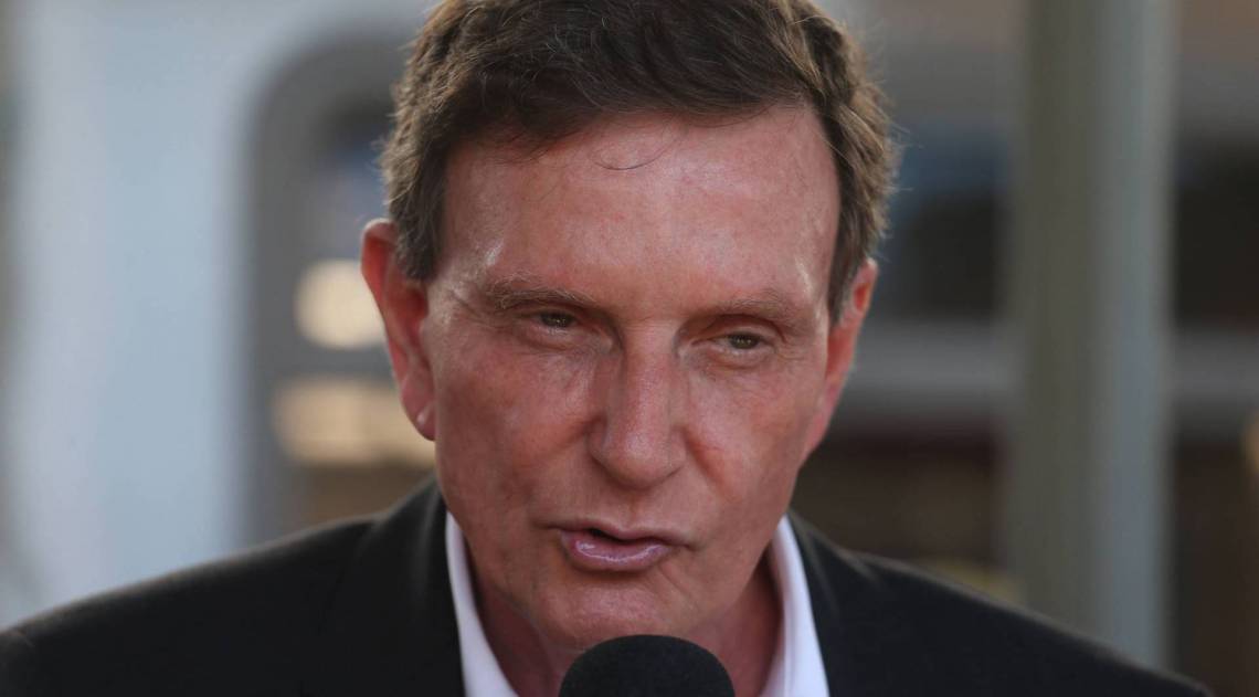 Rio,26/03/2020-CENTRAL DO BRASIL, acao das Forcas Armadas de desinfeccao de trens da super Via, na estacao Central do Brasil. Na foto, Marcelo Crivella .Foto: Cleber Mendes/Ag&ecirc;ncia O Dia