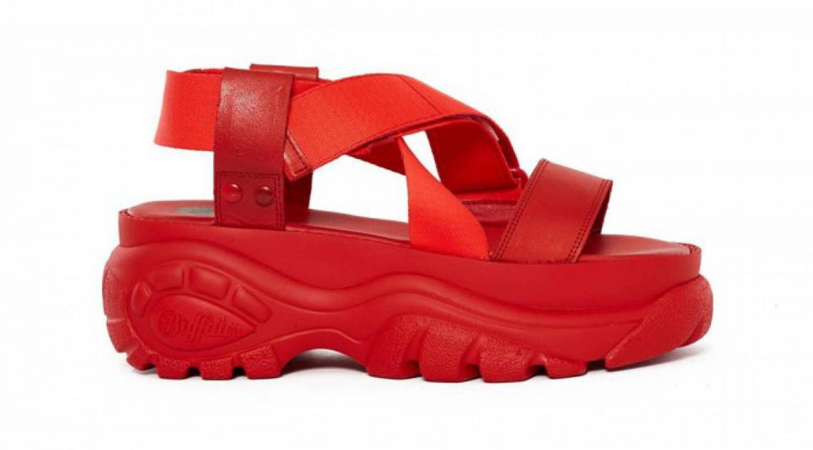 Sandália que Manu Gavassi não tira do pé no 'BBB 20' custa mais de R$ 2 mil