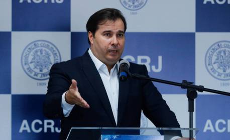 Rodrigo Maia corre contra o tempo para montar nominata do PSDB