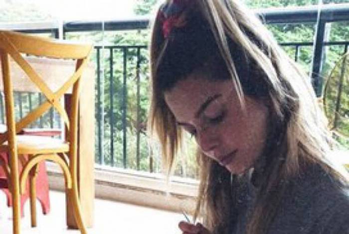 Quem decidiu relembrar um hobby antigo foi Giovanna Lancellotti, que está se dedicando à pintura - Reprodução/Instagram