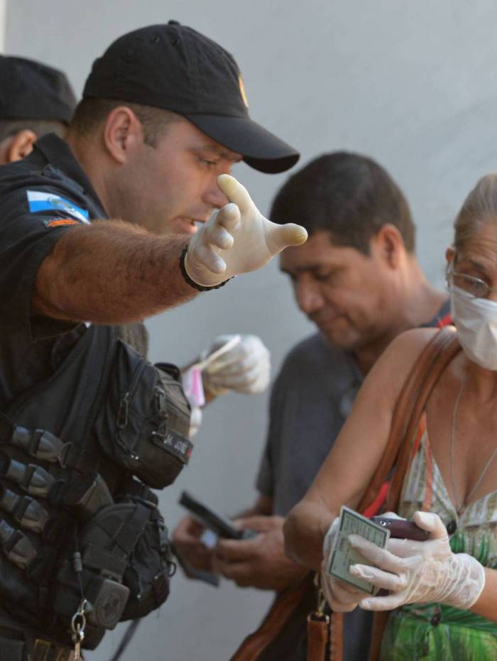 PMs est&atilde;o trabalhando em v&aacute;rias frentes de combate &agrave; epidemia