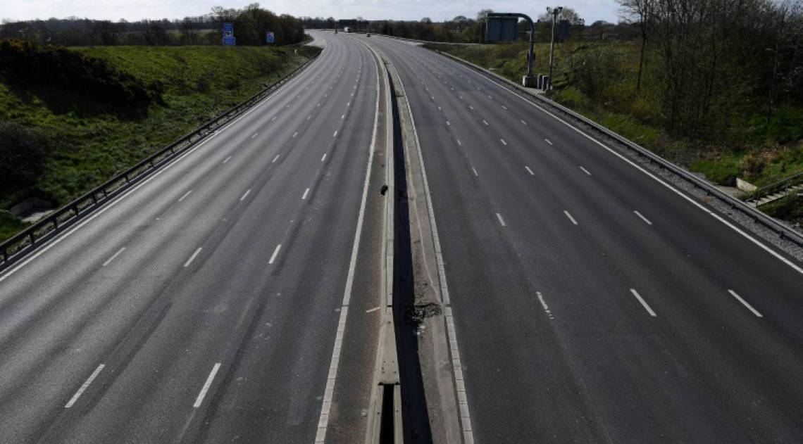 O confinamento no Reino Unido deve prosseguir por um longo período