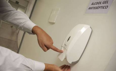 Bancos terão que disponibilizar álcool em gel próximo aos caixas eletrônicos