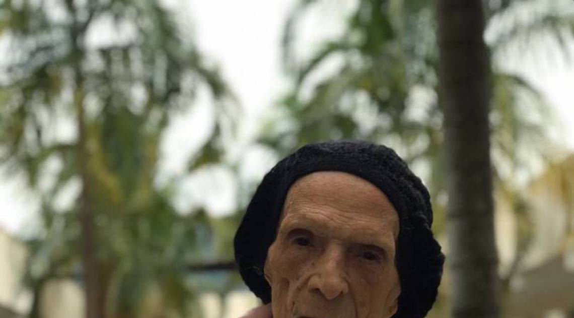 Dona Diva da Costa, 106 anos (segundo ela mesma) viu os horrores da gripe espanhola e está confiante de que sairemos dessa pandemia de Covid-19