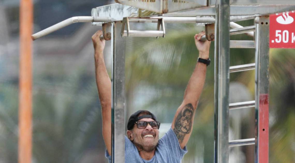 Rafael Calomeni na praia