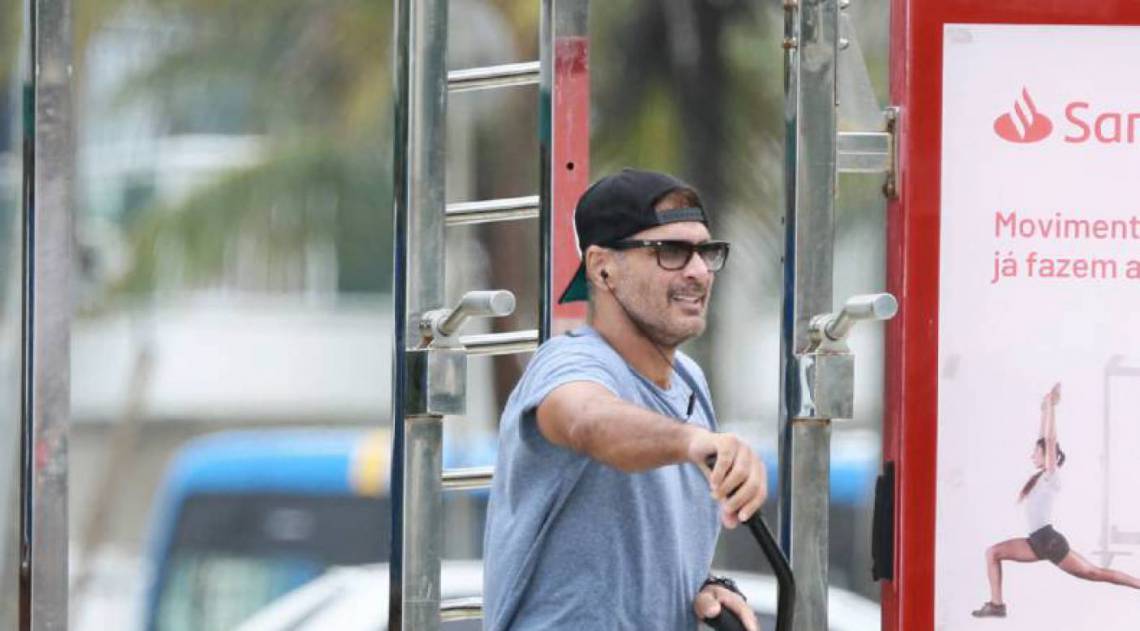 Rafael Calomeni na praia