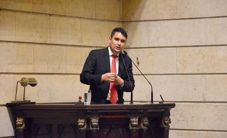 Protetores de animais são orientados pelo 1746 a buscar ONGs para resgate