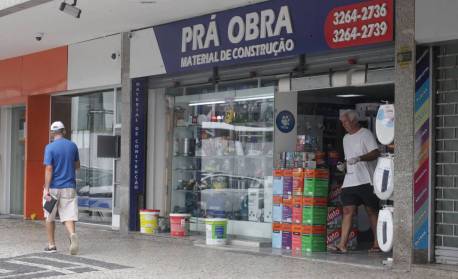 Comércio físico cresceu 2,9% em 2025, com alta em todos os setores, aponta Serasa