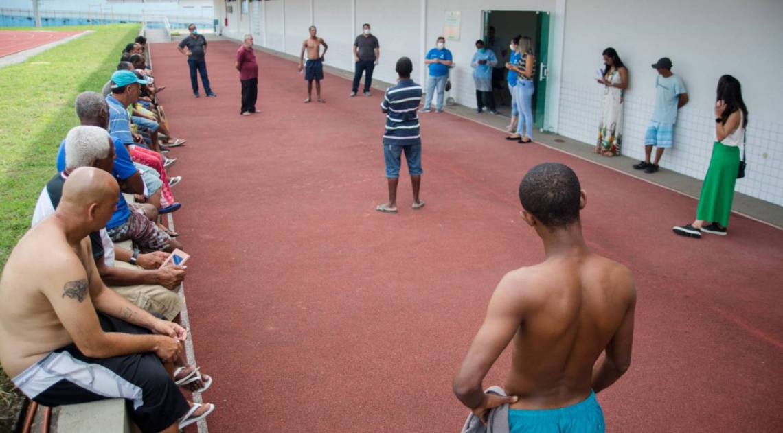 Abrigados contam com atividades físicas, atendimento social e médico
 
