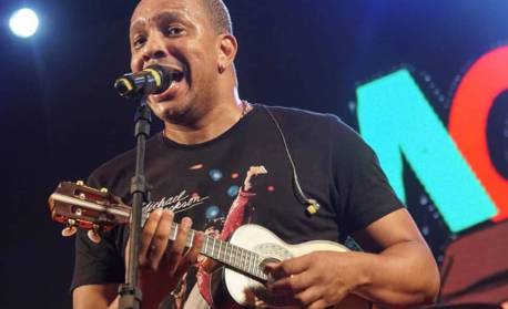 Anderson Leonardo, vocalista do Molejo, é internado em hospital no Rio